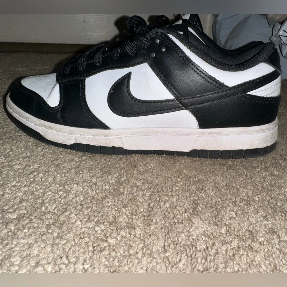 Womens Dunk Low Black/White - Picture 9 of 16